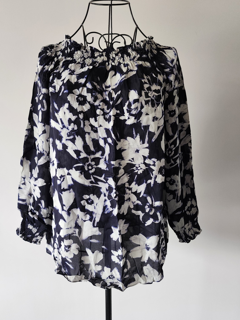 Lafayette 148 New York Medium Navy and White Floral Off-Shoulder Blouse Smocked